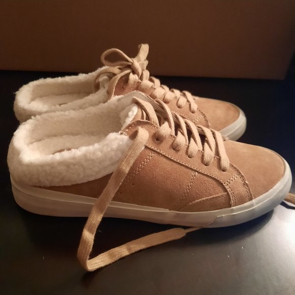 NWOT Marc Fisher LTD Miranda Slip-On Sneaker in Natural Leather, Size 7-8 - Picture 3 of 8